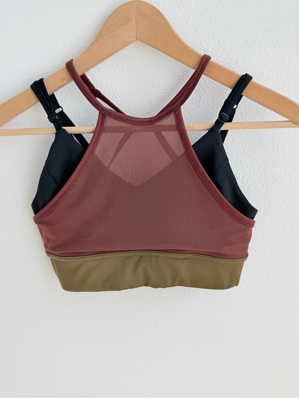 Without Walls Sports Bra Small Mesh Strappy Back Colorblock Activewear